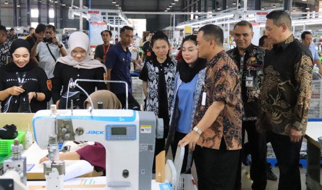 
					PT GEI Brebes Serap 4.044 Tenaga Kerja, Gubernur Jateng Nilai Efektif Tekan Kemiskinan