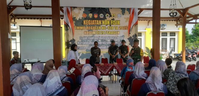 
					Kodim 0725/Sragen dan RSUD dr. Soehardi Prijonegoro Gelar Penyuluhan Cegah Stunting di Desa Kroyo