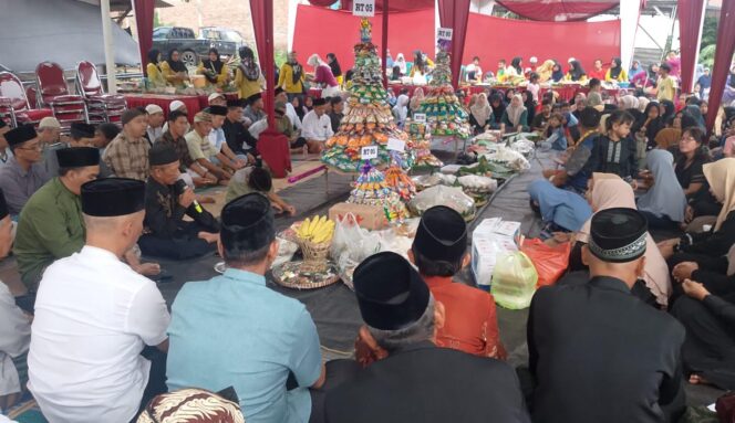 
					Sedekah Bumi di Silayur, Warga Doakan Keselamatan Pengguna Jalan