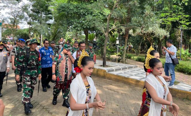 
					Kasdam IV/Diponegoro Hadiri Penutupan TMMD Reguler ke-128 di Desa Puro