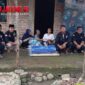 PSHT Rayon Sepat, Cabang Sragen, menyalurkan bantuan sosial kepada masyarakat dalam kegiatan rutin “PSHT Peduli” yang digelar setiap Jumat.Foto: Istimewa