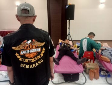 Kegiatan donor darah HDCI di PMI Kota Semarang. (Foto: Mualim)