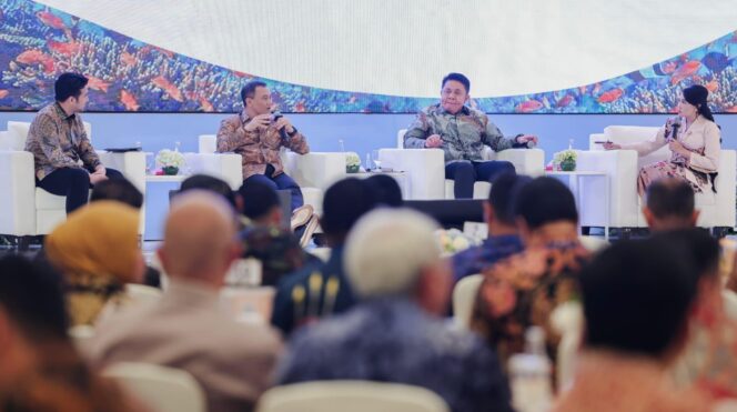 
					Airlangga dan OJK Soroti Keberhasilan Jateng, Ahmad Luthfi Dongkrak Pangan dan Ekonomi