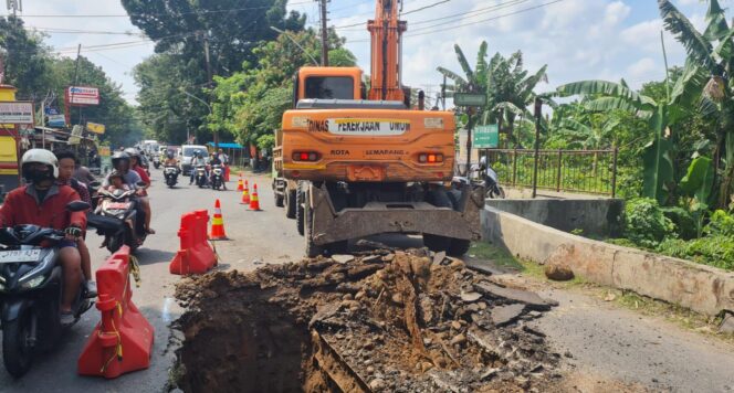 
					Wali Kota Semarang Instruksikan Perbaikan Jalan Rusak, DPU Fokus Tangani Titik Prioritas