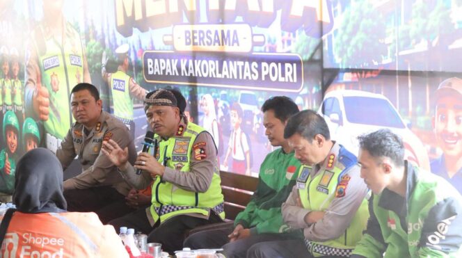 
					Ngopi Bareng Driver Ojol, Kakorlantas Perkuat Kedekatan Polisi dengan Masyarakat di Jepara