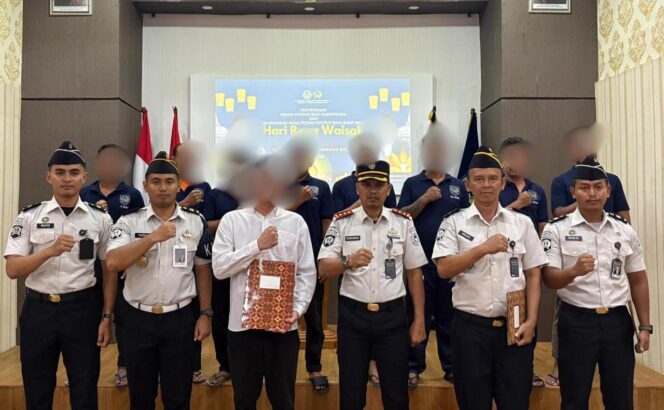 
					83 Narapidana Beragama Buddha di Jawa Tengah Terima Remisi Waisak 2026