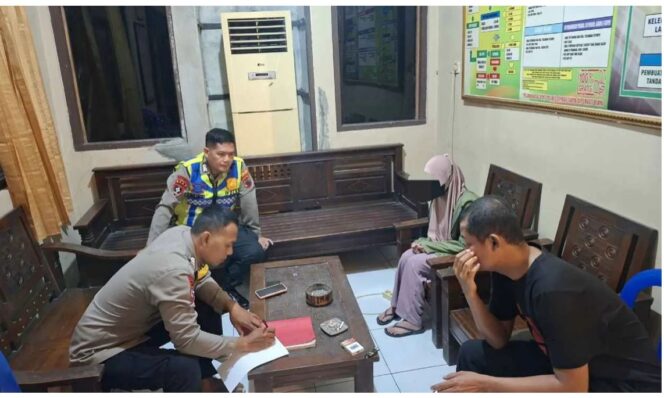 
					Oknum Modin di Nalumsari Jepara Diamankan Polisi Setelah Digerebek Warga