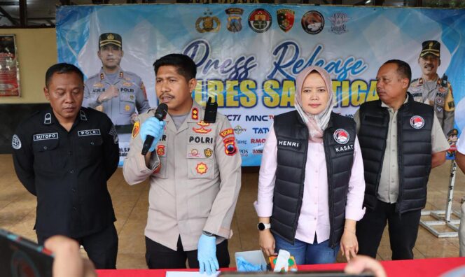 
					Polres Salatiga Bongkar Peredaran Sabu Antarwilayah, Dua Pengedar Ditangkap