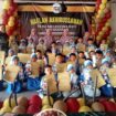 Para siswa dan siswi TK Islam Lentera Hati bersama Ketua Yayasan dan para Guru berfoto bersama