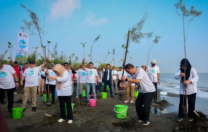 
					Dari Pantai Tirang, Ahmad Luthfi Perkuat Gerakan Mageri Segoro untuk Lindungi Pesisir Jawa Tengah