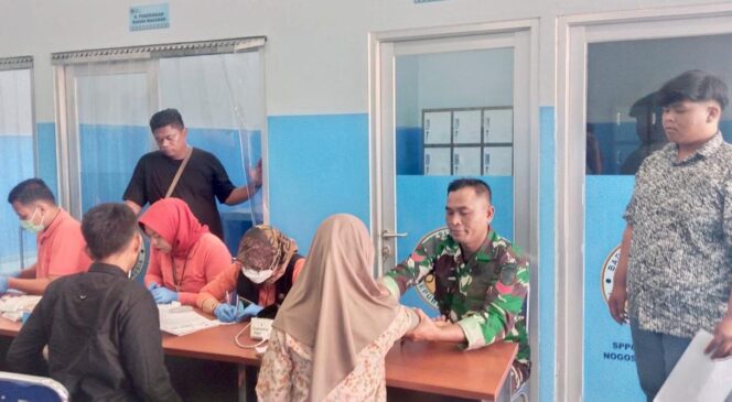 
					Babinsa Nogosari Kawal Pemeriksaan Kesehatan Calon Relawan SPPG untuk Wujudkan Masyarakat Sehat
