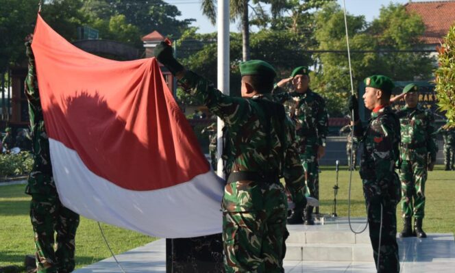 
					Kasdim 0725/Sragen Pimpin Upacara Mingguan, Dorong Peningkatan Disiplin dan Kinerja Personel