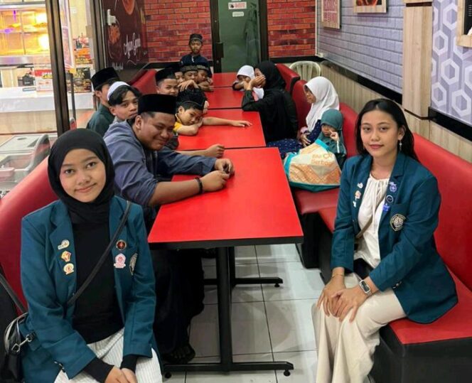 
					Rocket Chicken Berbagi Kebahagiaan Bersama Anak Panti Asuhan Muawanah Semarang