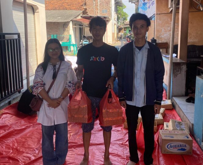 
					Mahasiswa Informasi dan Humas Undip Berkolaborasi dengan Warung Pak Suramto Dukung Pelaksanaan Idul Adha Melalui Program CSR