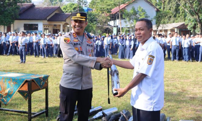 
					Polres Salatiga Resmikan Monumen Edukasi Anti Knalpot Brong di SMKN 3 Salatiga