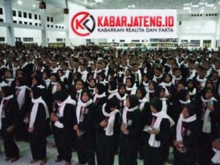 Ribuan warga PSHT mengikuti kegiatan persiapan pengesahan warga baru di Padepokan PSHT Cabang Sragen Pusat Madiun.Foto: DOK Humas Sriyadi/Istimewa