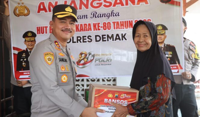 
					Hari Bhayangkara ke-80, Polres Demak Pererat Silaturahmi dengan Purnawirawan dan Warakawuri