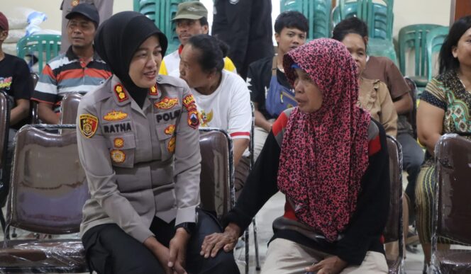 
					Senyum Warga Penawangan Mengembang, Polres Semarang Gelar Baksos dan Layanan Kesehatan Gratis