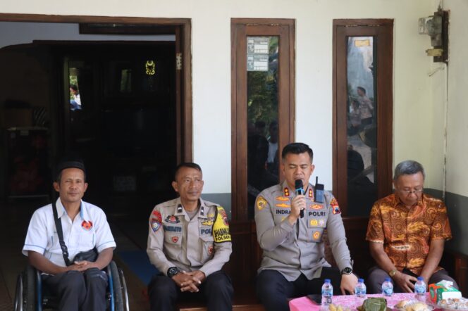 
					Sambut Hari Bhayangkara ke-80, Polres Boyolali Salurkan Bantuan untuk Difabel, Pemulung, dan Pekerja Harian
