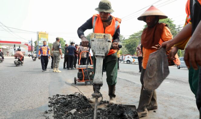 
					Jalan Provinsi di Sragen Segera Diperbaiki, Pemprov Jateng Gelontorkan Rp38,2 Miliar
