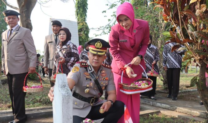 
					Ziarah TMP Ratna Negara, Polres Boyolali Kenang Jasa Pahlawan Jelang Hari Bhayangkara ke-80