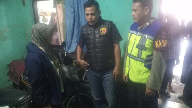 
					Diduga Ambil Uang di Kios Buah Pasar Gribig, Seorang Perempuan Diamankan Polisi