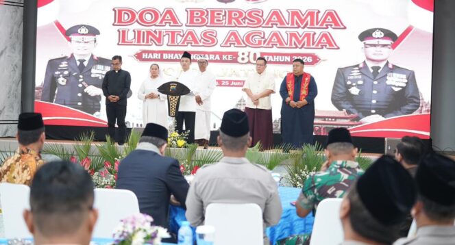 
					Doa Bersama Lintas Agama Semarakkan Hari Bhayangkara ke-80, Polda Jateng Teguhkan Persatuan dan Toleransi