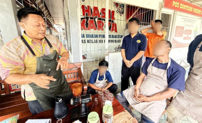 
					Lapas Purwodadi Latih Warga Binaan Jadi Barista, Bekal Keterampilan untuk Masa Depan
