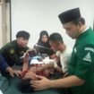 Ketua PW GP Ansor Jateng, M Shidqon Prabowo memberikan semangat kepada peserta khitan ceria di RSI Sultan Agung Semarang, Sabtu (27/6/2026). Foto: Mualim