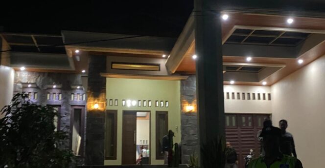 
					Istri Pergoki Suami di Rumah Seorang Wanita di Desa Bringin Jepara