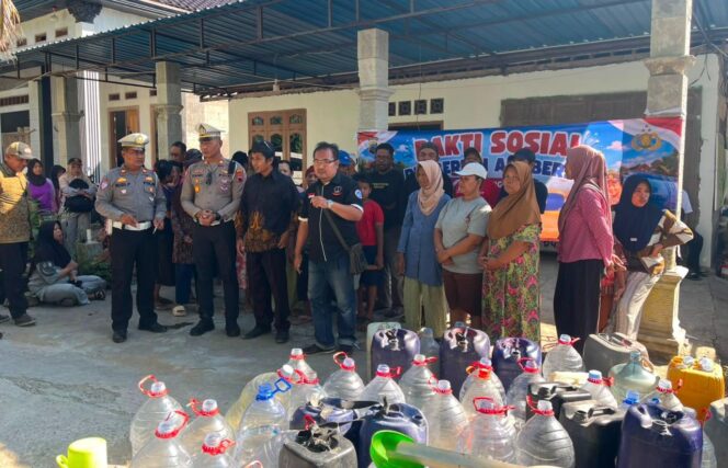 
					Sambut Hari Bhayangkara ke-80, Polres Boyolali dan KDEMI Salurkan Air Bersih serta Sembako untuk Warga Wonosegoro