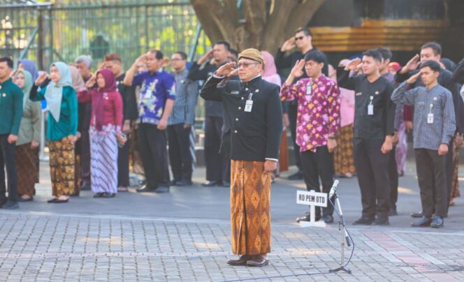 
					Peringati Harganas 2026, Sekda Jateng Ingatkan Orang Tua Jangan Biarkan Gadget Membentuk Karakter Anak