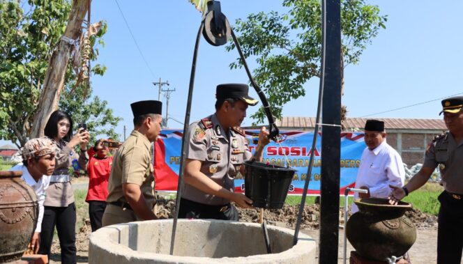 
					Sambut Hari Bhayangkara ke-80, Polres Kudus Bangun Sumur Bor untuk Warga Undaan Lor