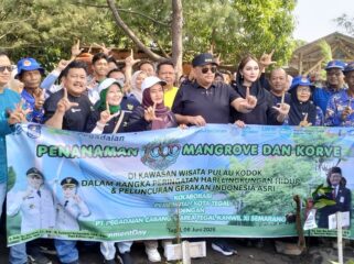 Dalam peringatan Hari Lingkungan Hidup Sedunia 2026, PT Pegadaian Kanwil XI Semarang menyalurkan 1.000 tanaman mangrove dan 500 tanaman urban farming di Pantai Kodok, Kota Tegal.