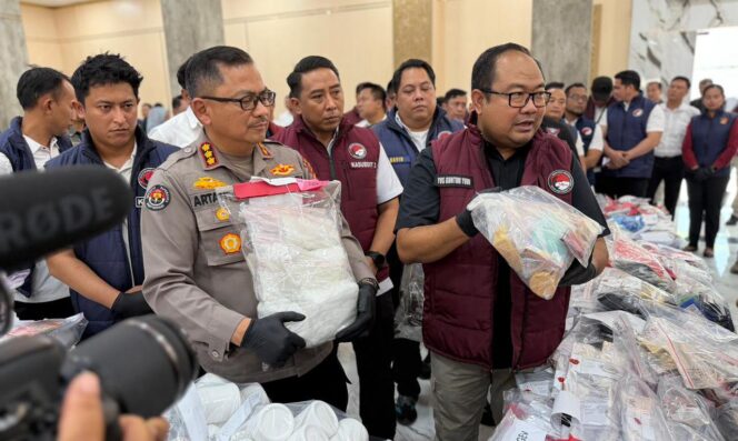 
					Ditresnarkoba Polda Jateng Bongkar 1.201 Kasus Narkoba Selama Semester I 2026, 1.485 Pelaku Diamankan