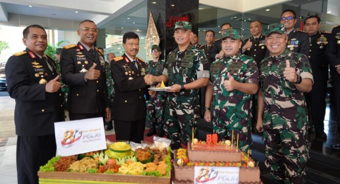 
					Pangdam IV/Diponegoro Hadiri Syukuran Hari Bhayangkara ke-80, Tegaskan Soliditas TNI-Polri di Jawa Tengah