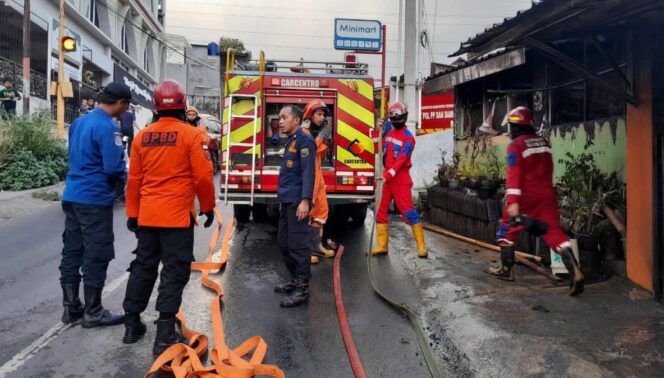 
					Pertamini di Leyangan Ungaran Timur Terbakar, Dua Sepeda Motor Hangus dan Pemilik Alami Luka Bakar