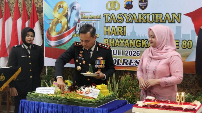 
					Tasyakuran Hari Bhayangkara ke-80, Polres Kudus Teguhkan Pengabdian dan Perkuat Sinergitas dengan Masyarakat
