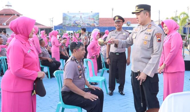 
					71 Personel Polres Jepara Terima Kenaikan Pangkat, Dua Raih Pangkat Pengabdian Menjelang Purnatugas