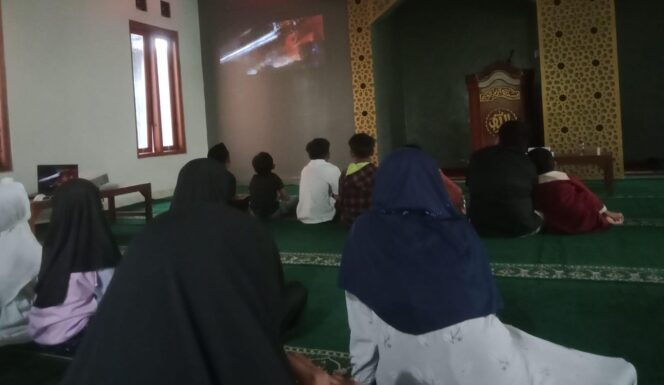 
					Isi Libur Sekolah dengan Kegiatan Edukatif, Remaja Masjid Al Ikhlas Gelar Nobar Film Bilal