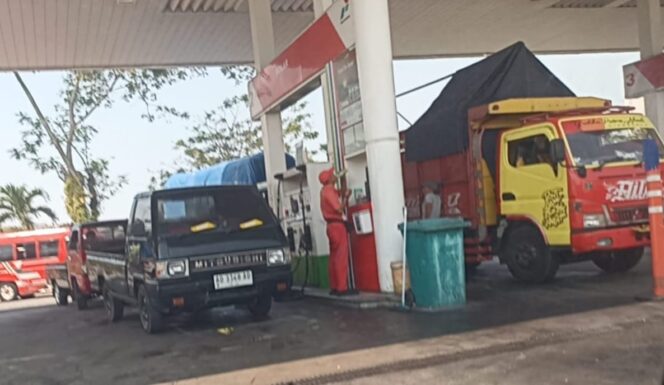 
					Pengangsu Solar Subsidi Diduga Masih Bebas Beroperasi di Ambarawa, Dua SPBU Jadi Sorotan