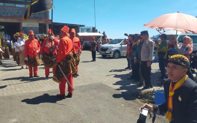 
					Polres Boyolali Kawal Tradisi Wilujengan Gunung Merapi Keraton Surakarta Berlangsung Aman di Selo