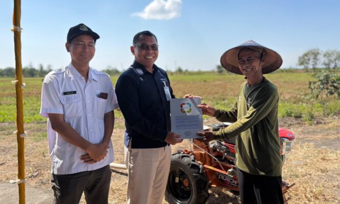 
					Bandara Ahmad Yani Semarang Salurkan Hand Tractor untuk Tingkatkan Produktivitas Petani