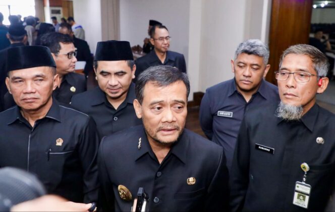
					Gubernur Ahmad Luthfi Siapkan Bantuan Pendidikan untuk 5.000 Anak dari Keluarga Miskin Ekstrem