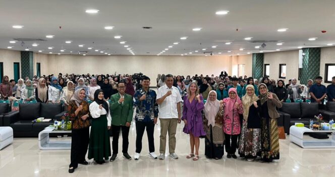 
					UNWAHAS Gelar Pharma-Speak V, Bahas Inovasi Penanganan Penyakit Infeksi Bersama Akademisi dan Industri Farmasi