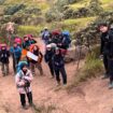 Momen perjalanan menuju puncak Gunung Merbabu pada kegiatan Trip to Merbabu bersama Reksa Giri Wana Education. Dok. Media HW UMS