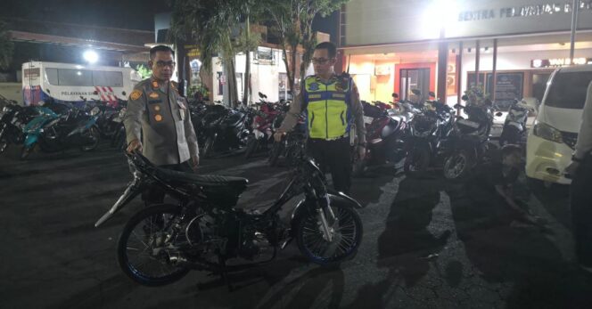 
					Polisi Sita 44 Motor dalam Razia Balap Liar di Kudus, Enam Remaja Ikut Diamankan