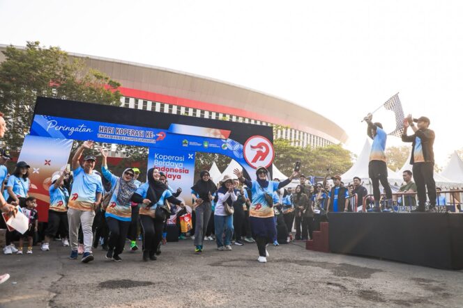 
					Ribuan Insan Koperasi Meriahkan Runwalk UMKM di Solo