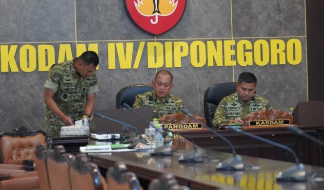 
					Pangdam IV/Diponegoro Ikuti Evaluasi Nasional Percepatan Pembangunan KDKMP Bersama Jajaran TNI AD