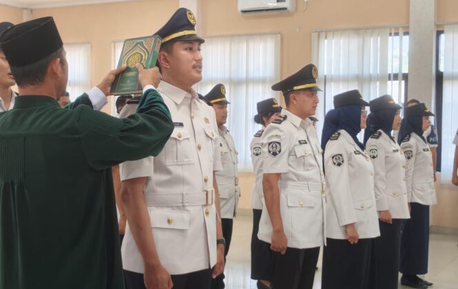 
					Kakanwil Ditjenpas Jateng Lantik 10 Pejabat Nonmanajerial, Tekankan Integritas dan Kinerja Profesional